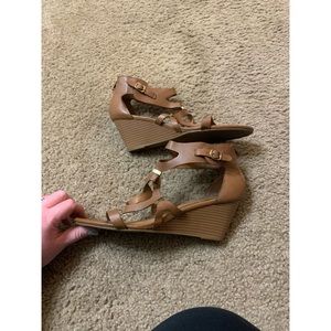 Tan wedge sandals, with zipper up heel, small grommets